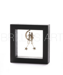 Μπρούτζινη φιγούρα σε ξύλινο πλαίσιο