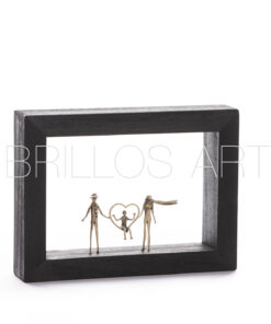 Μπρούτζινη φιγούρα σε ξύλινο πλαίσιο