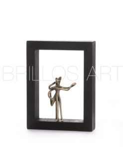 Μπρούτζινη φιγούρα σε ξύλινο πλαίσιο