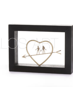 Μπρούτζινη φιγούρα σε ξύλινο πλαίσιο