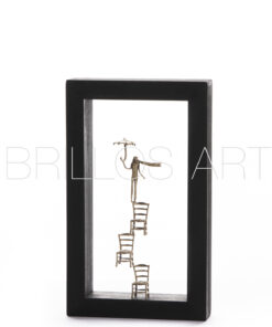 Μπρούτζινη φιγούρα σε ξύλινο πλαίσιο