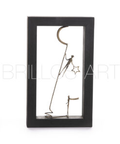 Μπρούτζινη φιγούρα σε ξύλινο πλαίσιο