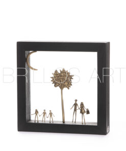 Μπρούτζινη φιγούρα σε ξύλινο πλαίσιο