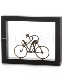 Μπρούτζινη φιγούρα σε ξύλινο πλαίσιο